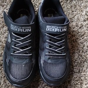 Skechers GO RUN , size 4.5 , Black